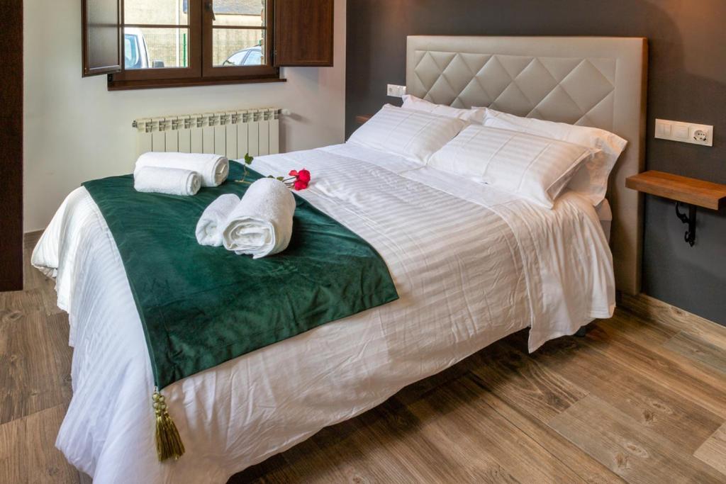 Apartamentos Rurales Lola Penarronda Кастрополь Экстерьер фото
