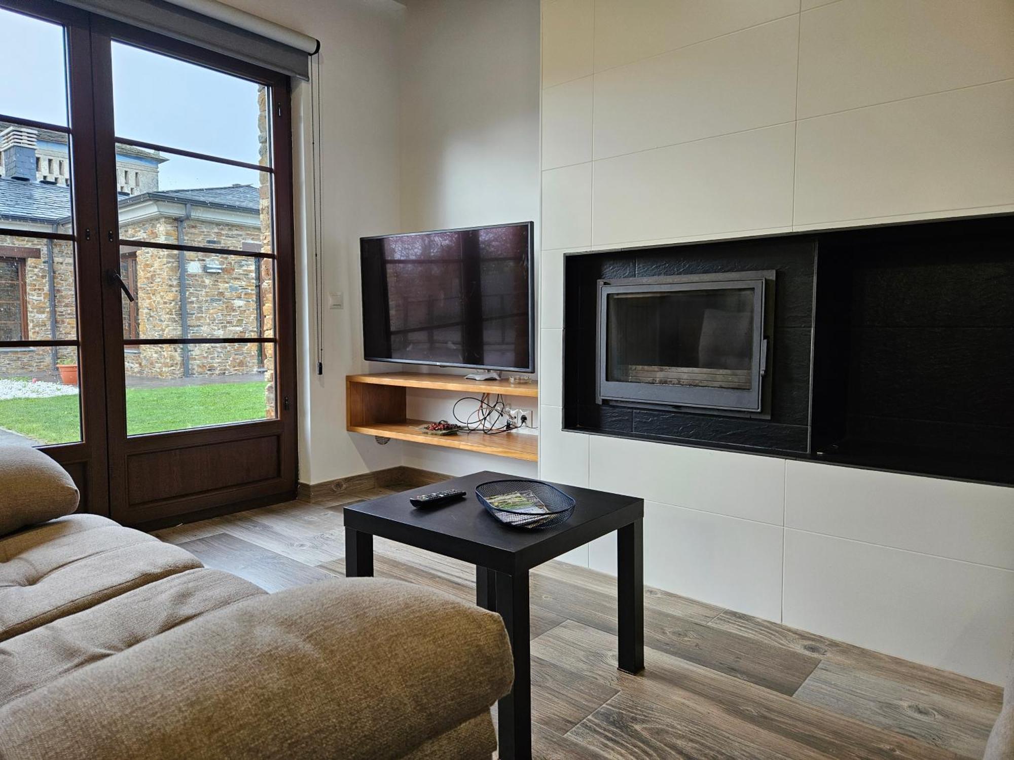 Apartamentos Rurales Lola Penarronda Кастрополь Экстерьер фото