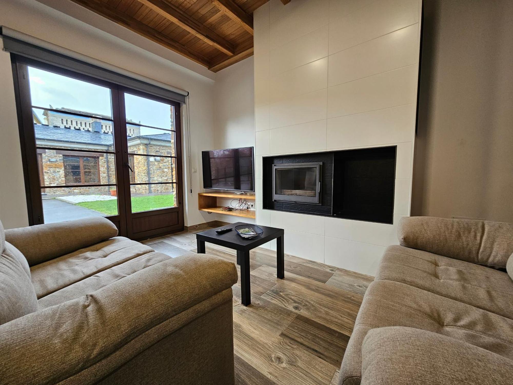 Apartamentos Rurales Lola Penarronda Кастрополь Экстерьер фото